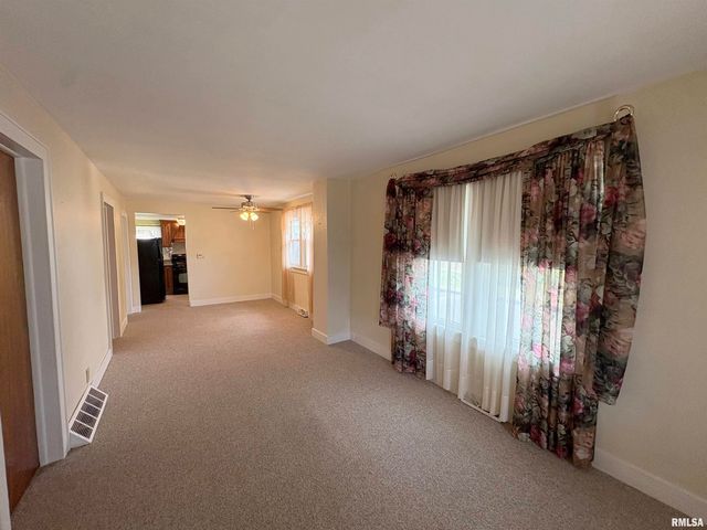 2107 E WREN Street, Peoria Heights, IL 61616