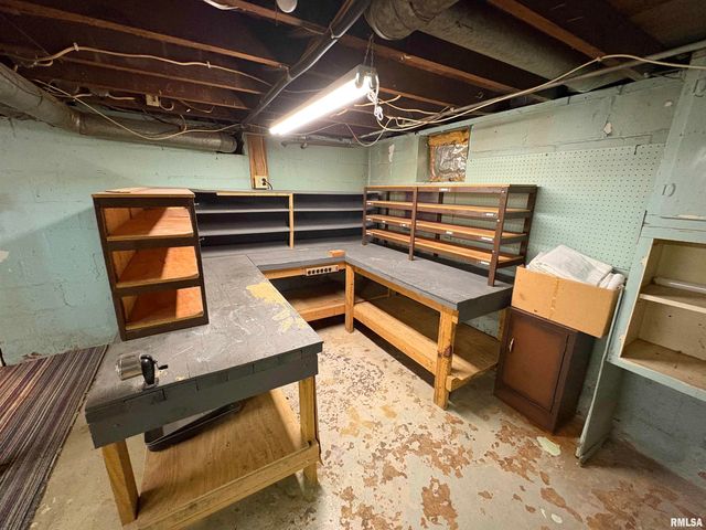 2107 E WREN Street, Peoria Heights, IL 61616