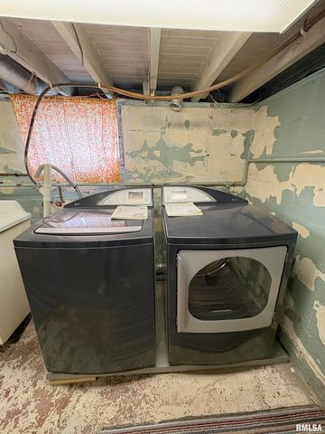 2107 E WREN Street, Peoria Heights, IL 61616