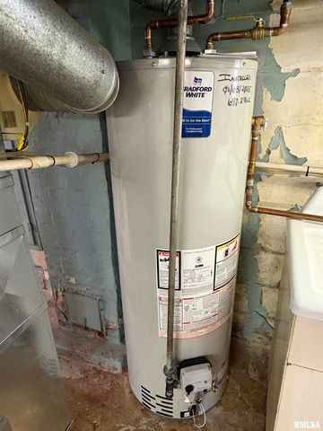 2107 E WREN Street, Peoria Heights, IL 61616