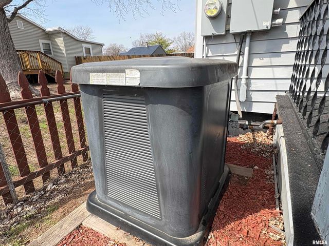 2107 E WREN Street, Peoria Heights, IL 61616