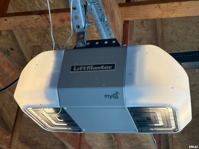 2107 E WREN Street, Peoria Heights, IL 61616