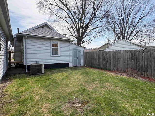 2107 E WREN Street, Peoria Heights, IL 61616