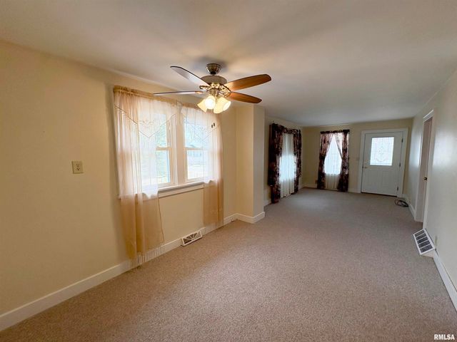 2107 E WREN Street, Peoria Heights, IL 61616