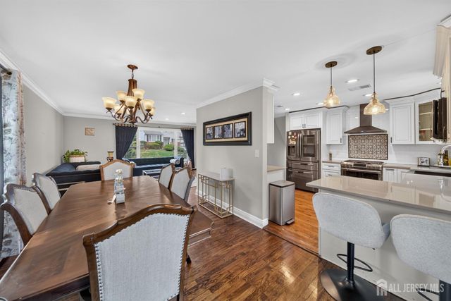 9 Nightingale Street, Edison, NJ 08820