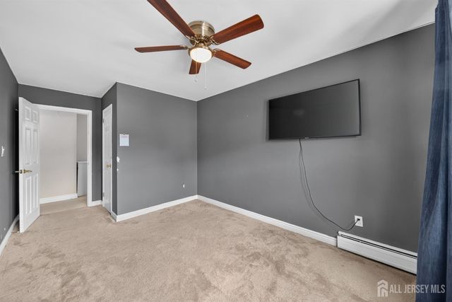 9 Nightingale Street, Edison, NJ 08820