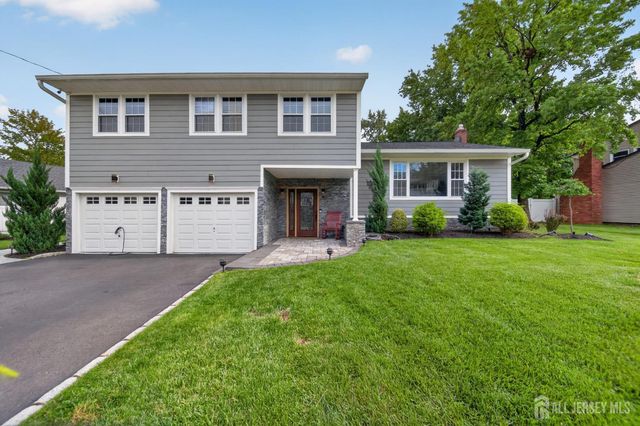 9 Nightingale Street, Edison, NJ 08820