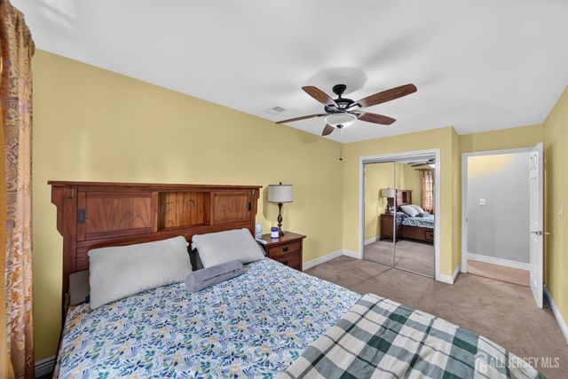 9 Nightingale Street, Edison, NJ 08820