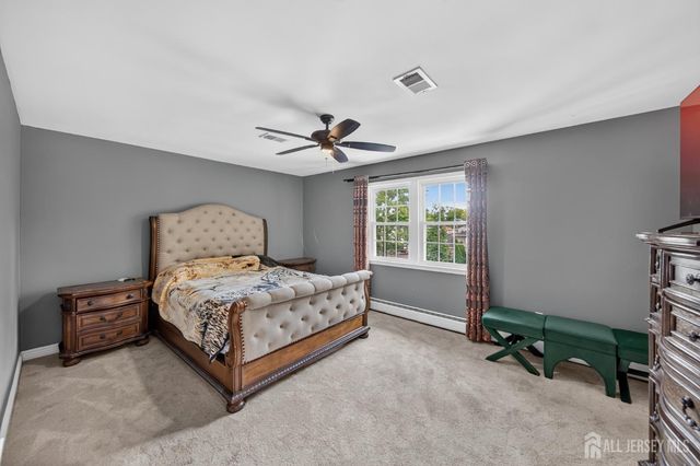 9 Nightingale Street, Edison, NJ 08820