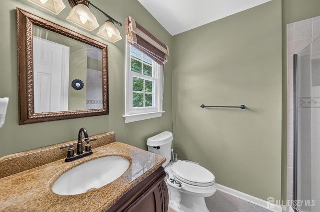 9 Nightingale Street, Edison, NJ 08820