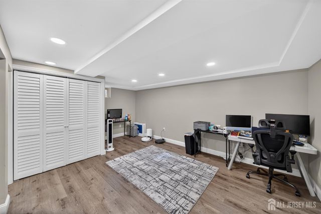 9 Nightingale Street, Edison, NJ 08820