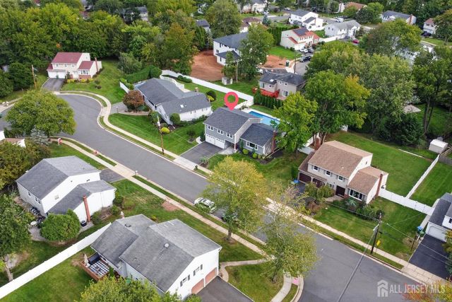 9 Nightingale Street, Edison, NJ 08820