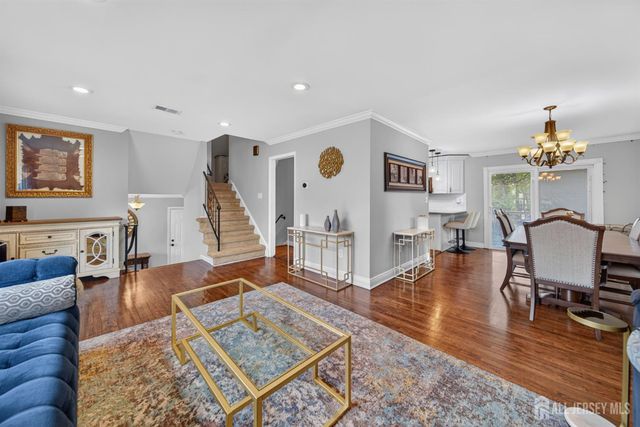 9 Nightingale Street, Edison, NJ 08820