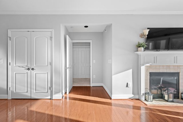 100 Bridgewater Pointe Pl Unit 102, Moneta, VA 24121
