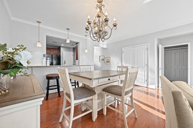 100 Bridgewater Pointe Pl Unit 102, Moneta, VA 24121