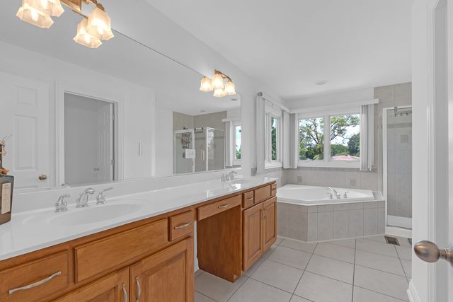 427 W Natoma Avenue, Addison, IL 60101