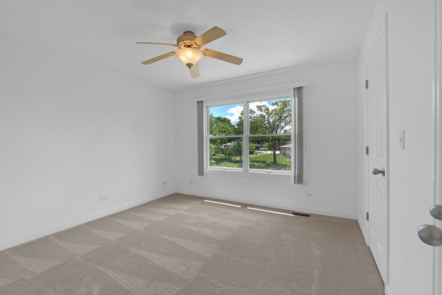 427 W Natoma Avenue, Addison, IL 60101