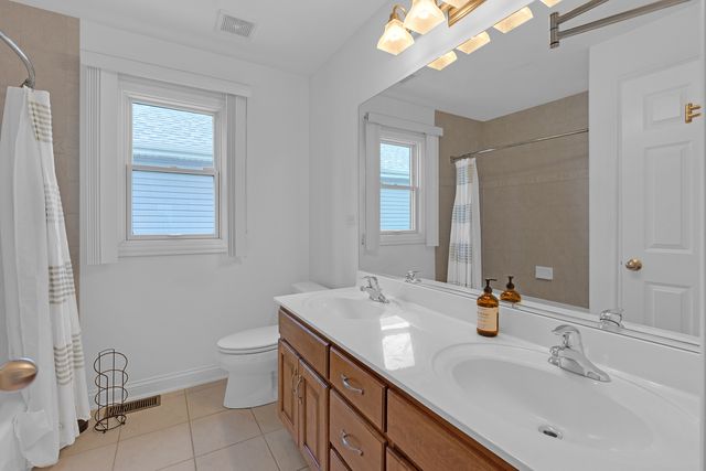 427 W Natoma Avenue, Addison, IL 60101