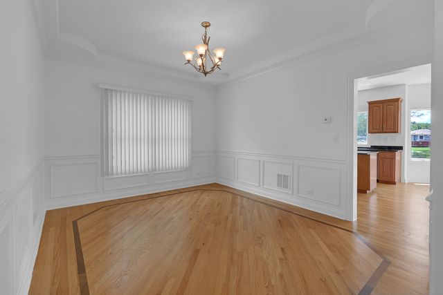 427 W Natoma Avenue, Addison, IL 60101