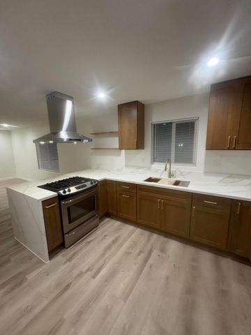 264 S Orange Avenue, Exeter, CA 93221