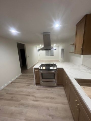 264 S Orange Avenue, Exeter, CA 93221