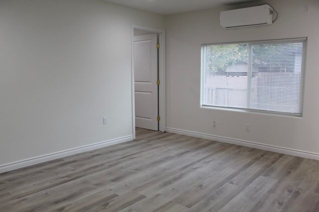 264 S Orange Avenue, Exeter, CA 93221