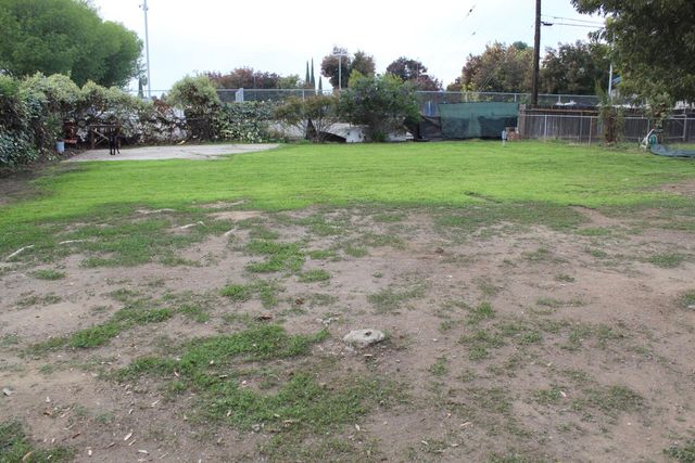 264 S Orange Avenue, Exeter, CA 93221