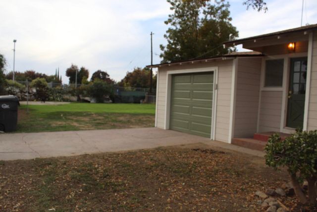 264 S Orange Avenue, Exeter, CA 93221