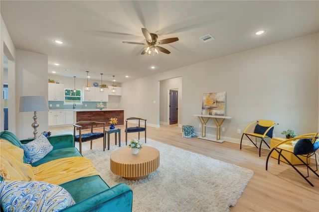 909 East 26th, Bryan, TX 77803