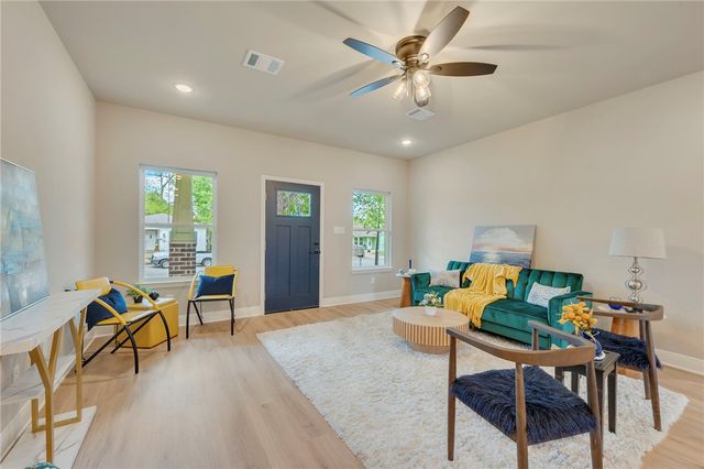 909 East 26th, Bryan, TX 77803