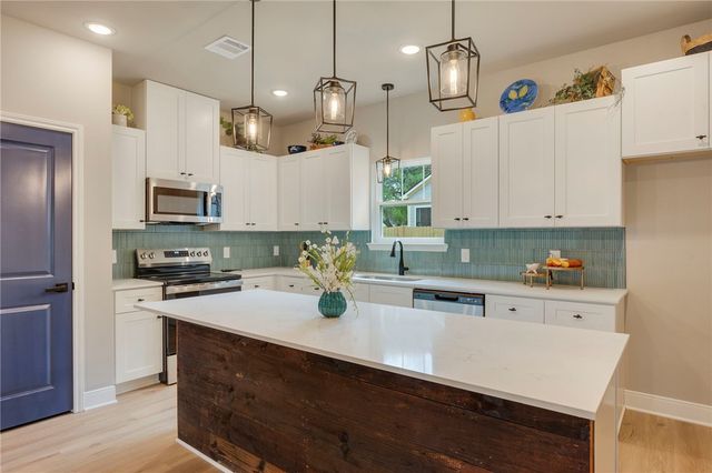 909 East 26th, Bryan, TX 77803