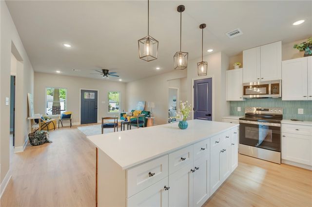 909 East 26th, Bryan, TX 77803