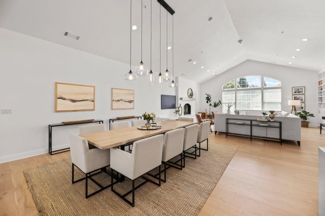 2154 Harvard Way, Redding, CA 96003