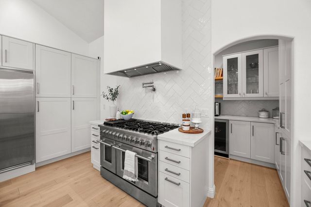 2154 Harvard Way, Redding, CA 96003