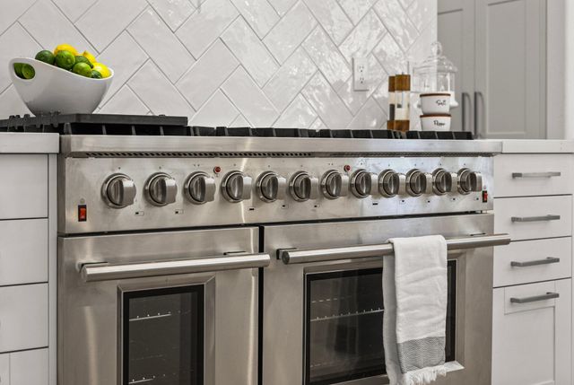 2154 Harvard Way, Redding, CA 96003