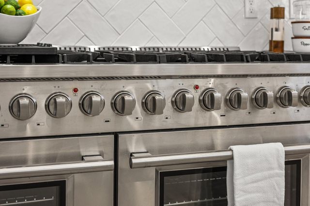 2154 Harvard Way, Redding, CA 96003