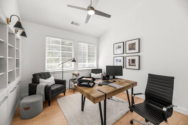 2154 Harvard Way, Redding, CA 96003