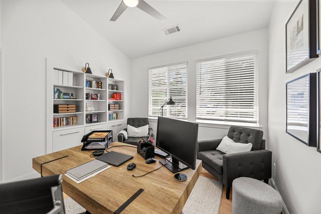 2154 Harvard Way, Redding, CA 96003