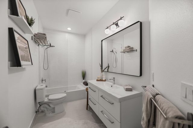 2154 Harvard Way, Redding, CA 96003