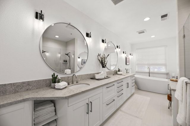 2154 Harvard Way, Redding, CA 96003