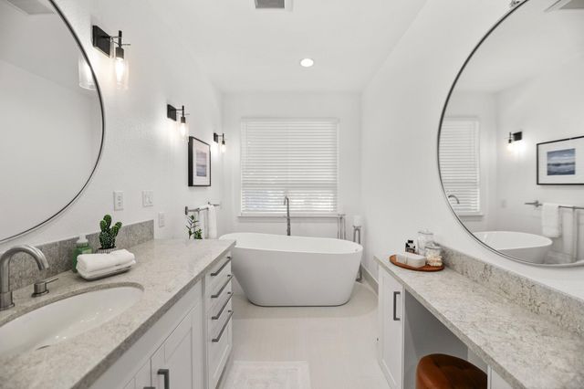 2154 Harvard Way, Redding, CA 96003