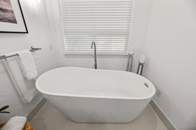 2154 Harvard Way, Redding, CA 96003