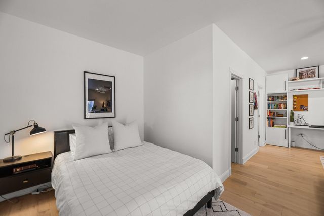 2154 Harvard Way, Redding, CA 96003