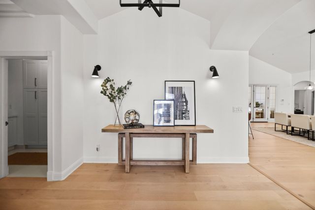 2154 Harvard Way, Redding, CA 96003