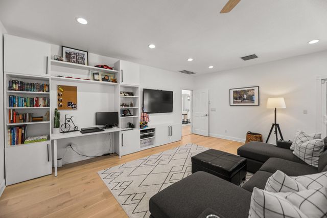 2154 Harvard Way, Redding, CA 96003