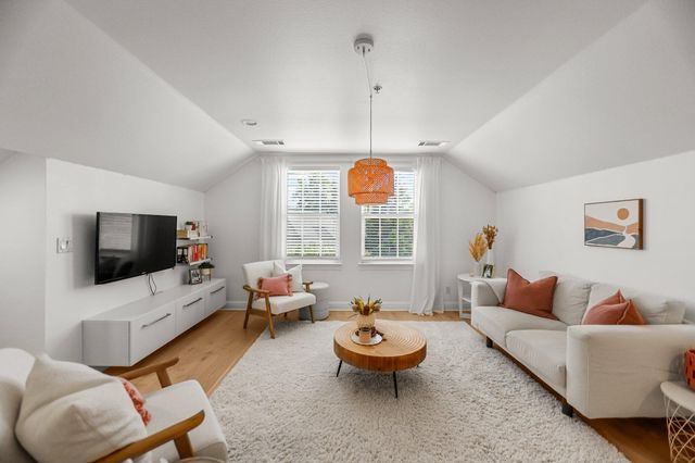 2154 Harvard Way, Redding, CA 96003