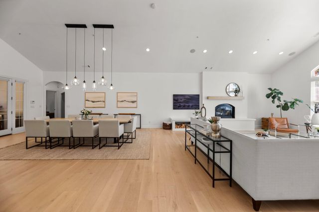 2154 Harvard Way, Redding, CA 96003