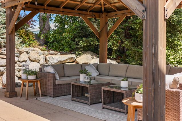 2154 Harvard Way, Redding, CA 96003