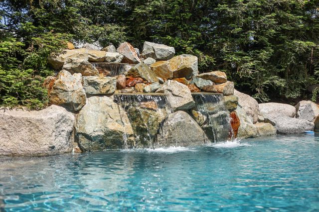 2154 Harvard Way, Redding, CA 96003