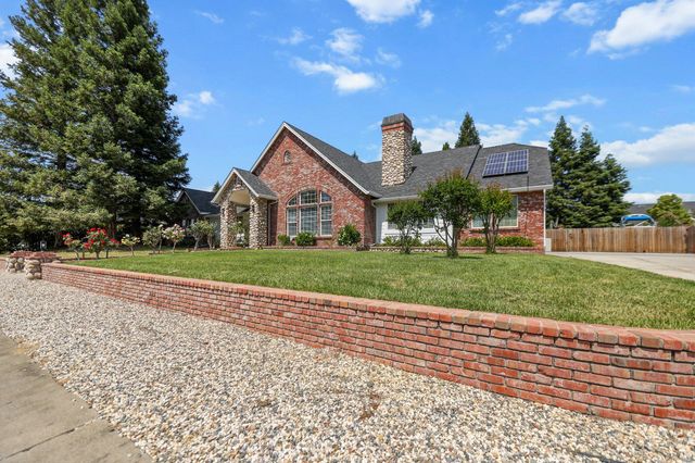 2154 Harvard Way, Redding, CA 96003